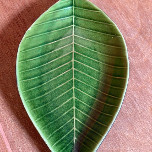 Home Trends Tahitian Leaf Ceramic Serving Dish Green platter tray boho nature - Picture 5 of 5